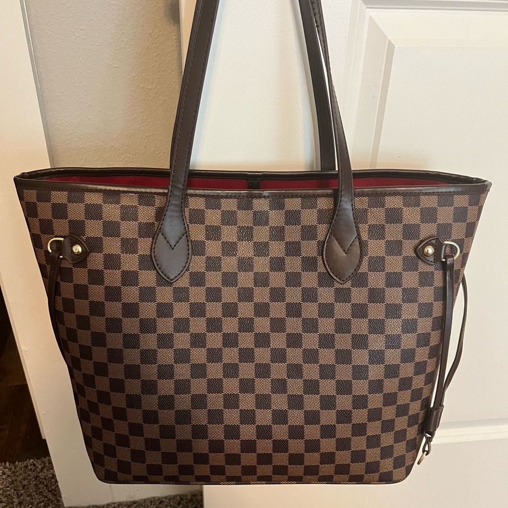 Daisy Rose checkered tote 🤎